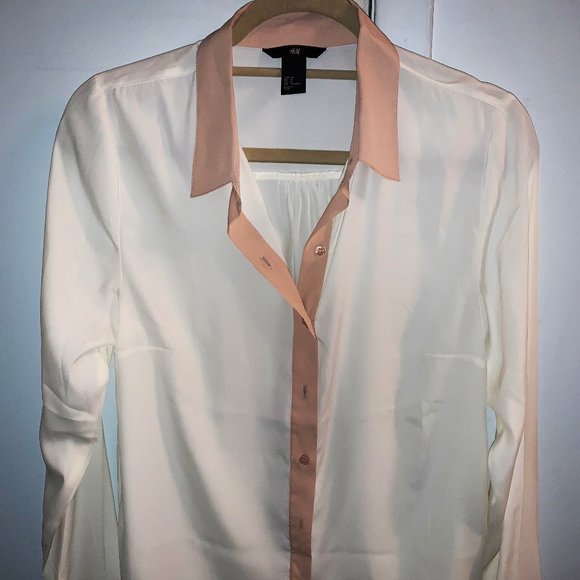 H&M Tops - EUC H&M Cream Button Front Blouse, Sz 8